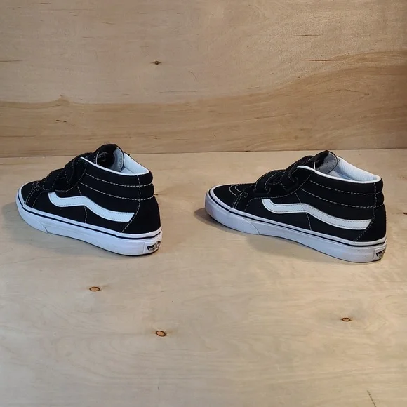 Vans Sk8-Mid Reissue V Black And True White Sneakers - Picture 6 of 9